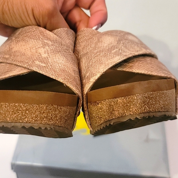 Volatile Wedge Sandals - Picture 9 of 11